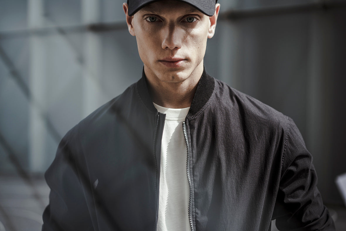 Zero Weight bomber jacket made of ultra-light cotton-nylon mix, relaxed fit