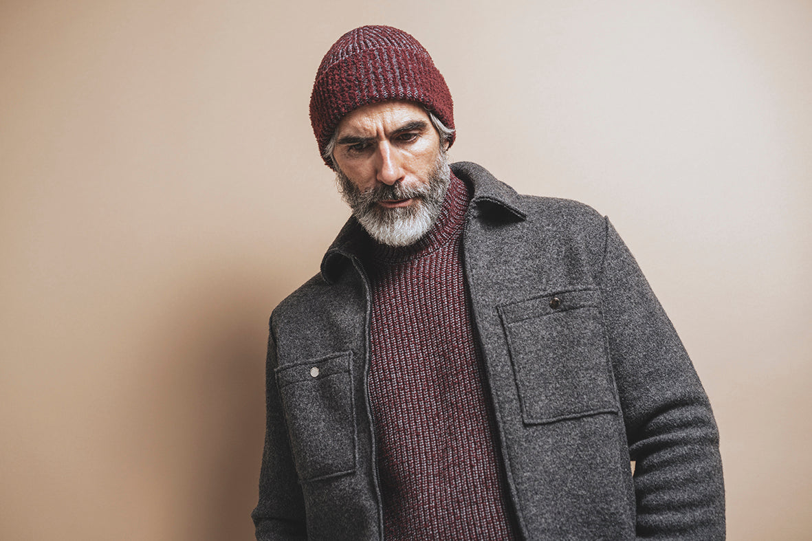 Stand-up collar sweater in 2-coloured pearl catching structure made of merino wool, relaxed fit