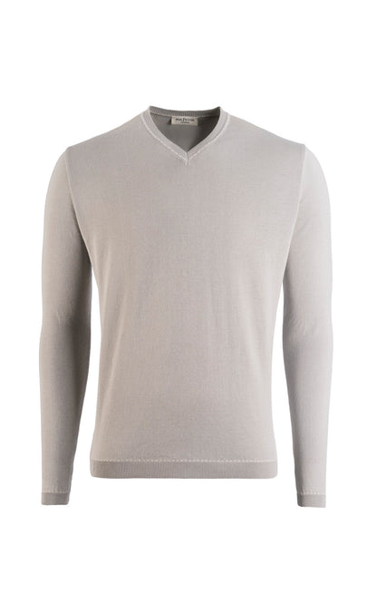 V-neck sweater made of the finest cotton, relaxed fit