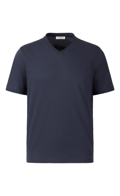 V-neck T-shirt in finest Pima cotton jersey, regular fit