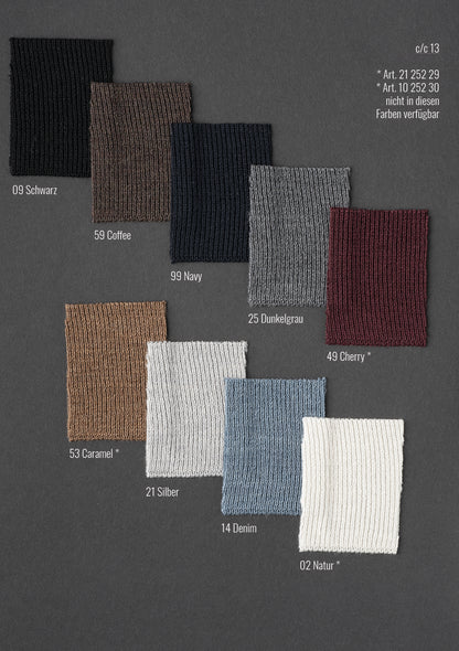 Seamlessly knitted sweater with rice grain structure made of 100% merino wool, regular fit