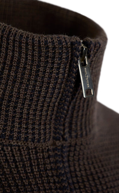 Zipptroyer made from > 10,000m finest Merino wool, regular fit