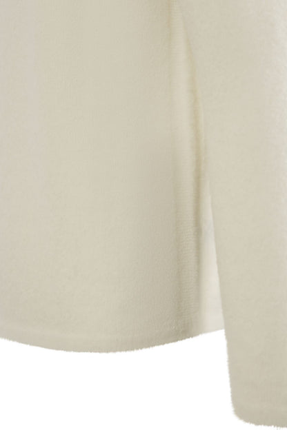 Pullover with stand-up collar made of light, stretchy Merino bouclé yarn, regular fit